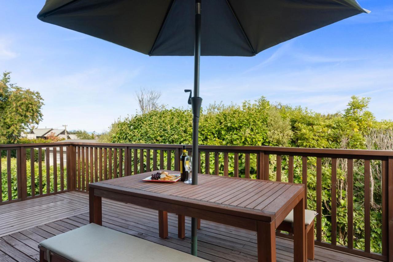 Rainbow Lake House - Lake Taupo Holiday Home Exteriör bild